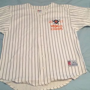 Astros shirt buttons